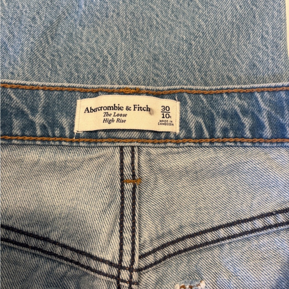 Abercrombie & Fitch Light Blue Relaxed women Jeans - Picture 6 of 7
